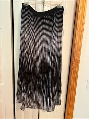 Kim Rogers Black and White Ombre Dot Pleated Maxi Skirt